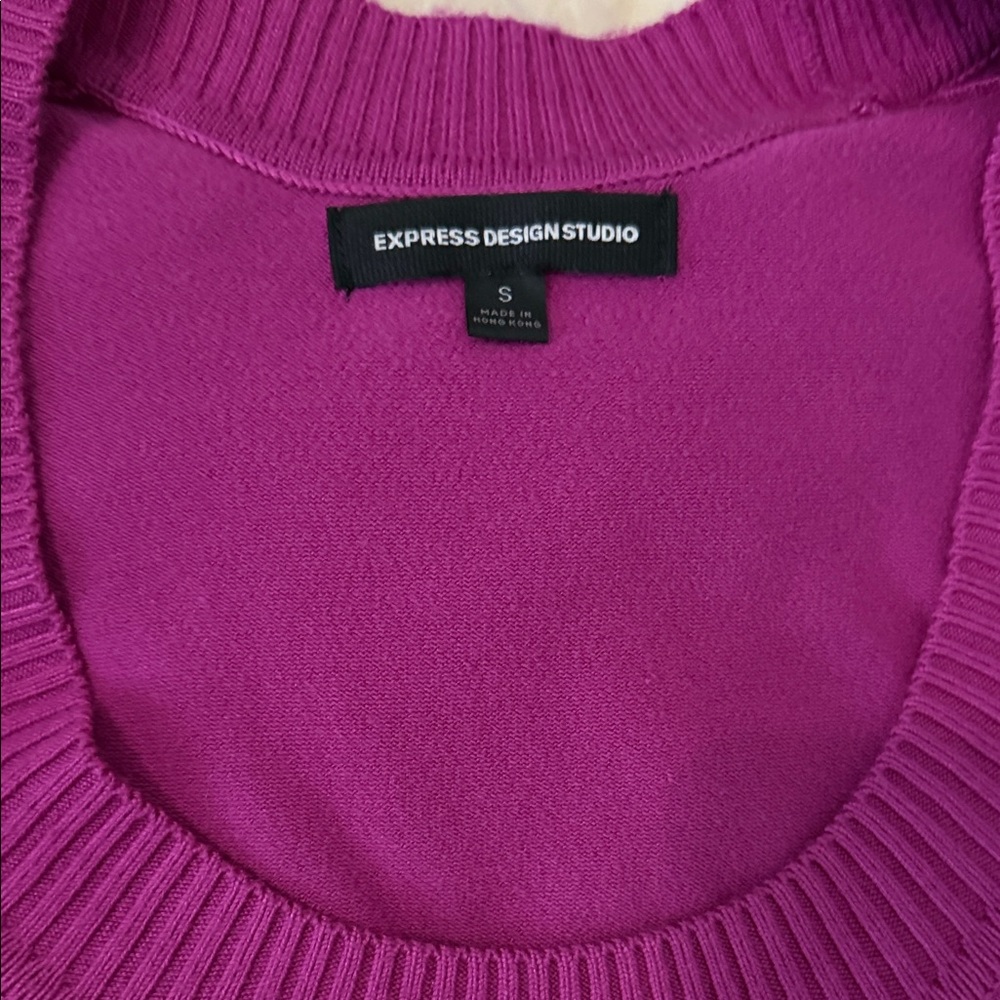 Express Magenta Sleeveless Crop Top - Picture 2 of 4